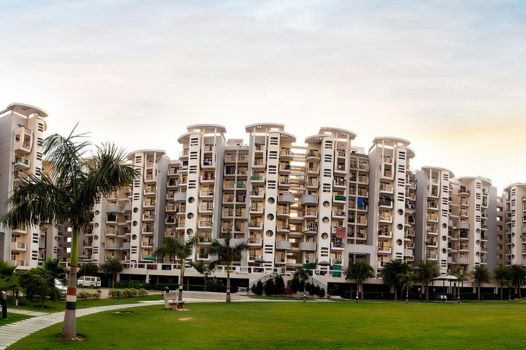 omaxe noida extension